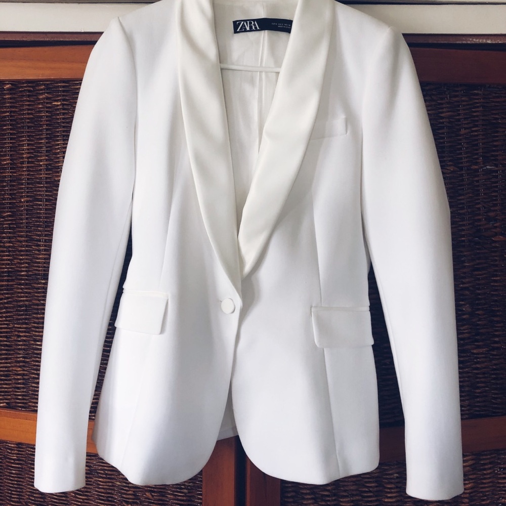Beautiful white Zara blazer like new